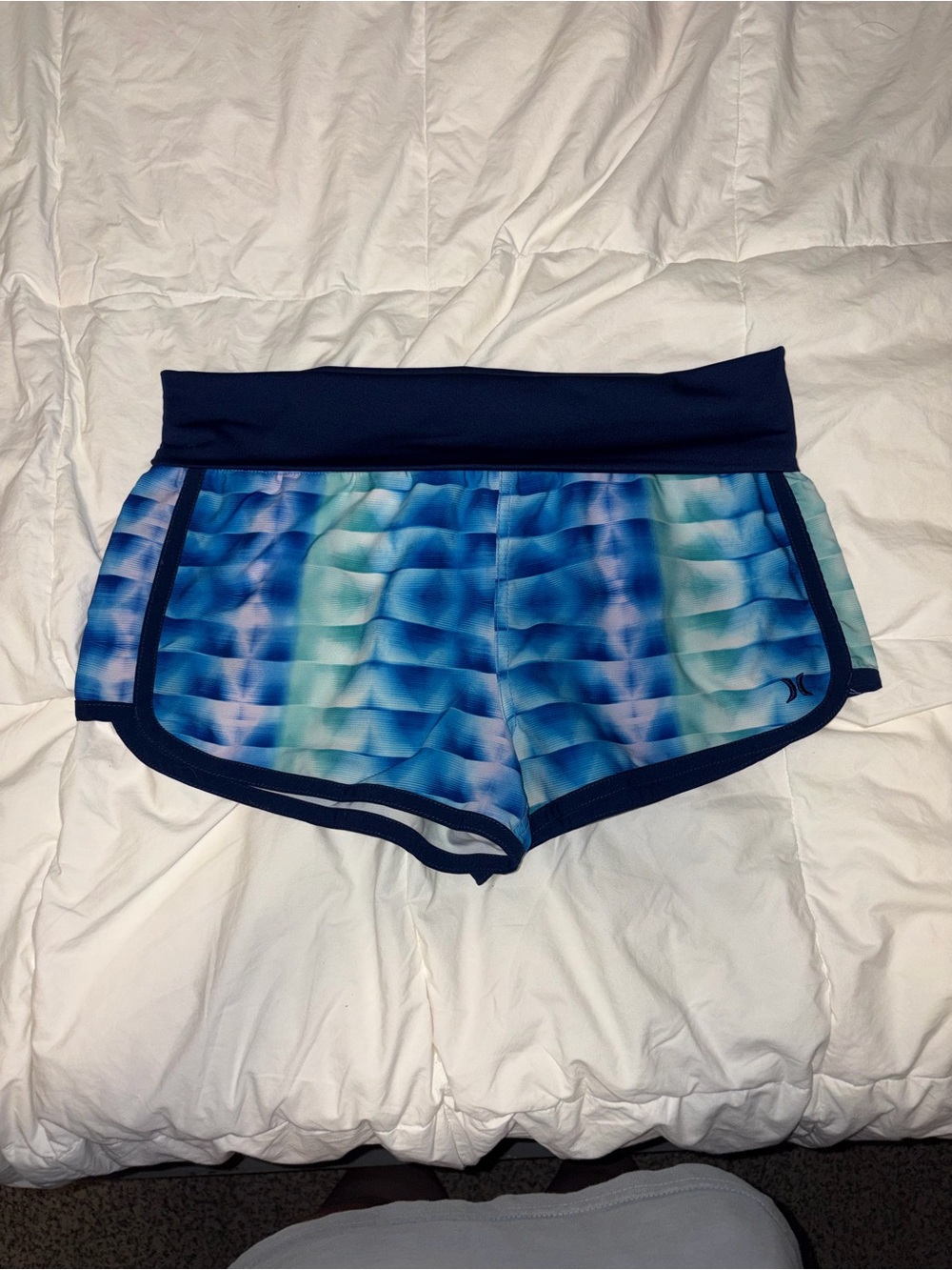 Hurley Women's Blue & Teal Wave-Print Athletic Shorts